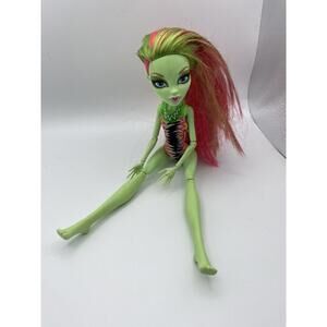 VENUS MCFLY TRAP MONSTER HIGH SWIM CLASS DOLL